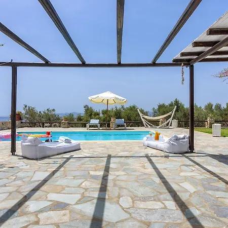 Apianes Villa Alikí
